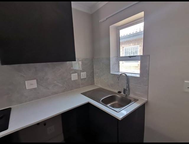 3 BEDROOM PROPERTY TO RENT IN PEERLESS PARK NORTH